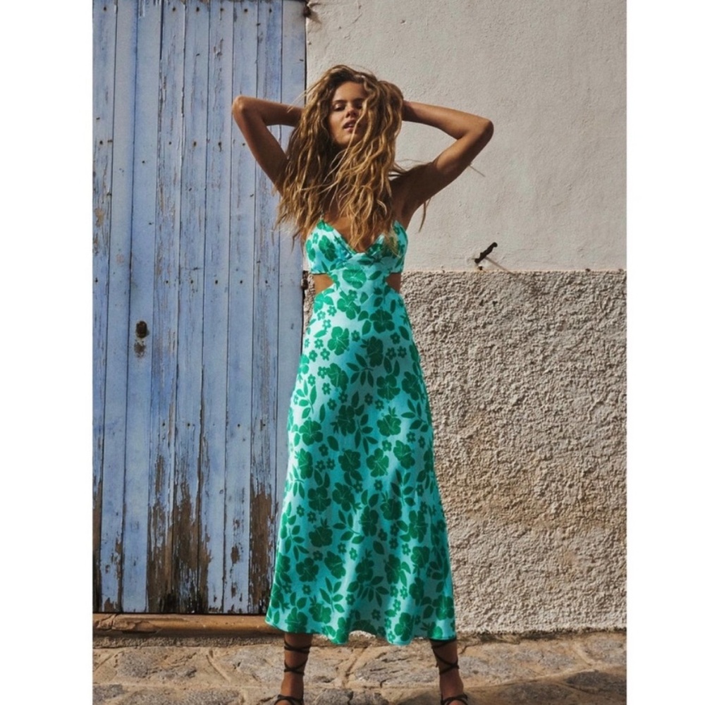ZARA Satin Effect Blogger Favorite
Floral Cut Out Midi Dress Green Blue Size M
